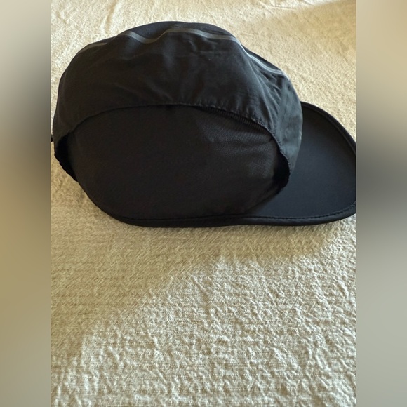 Lululemon Black Athletic Cap - Picture 4 of 8